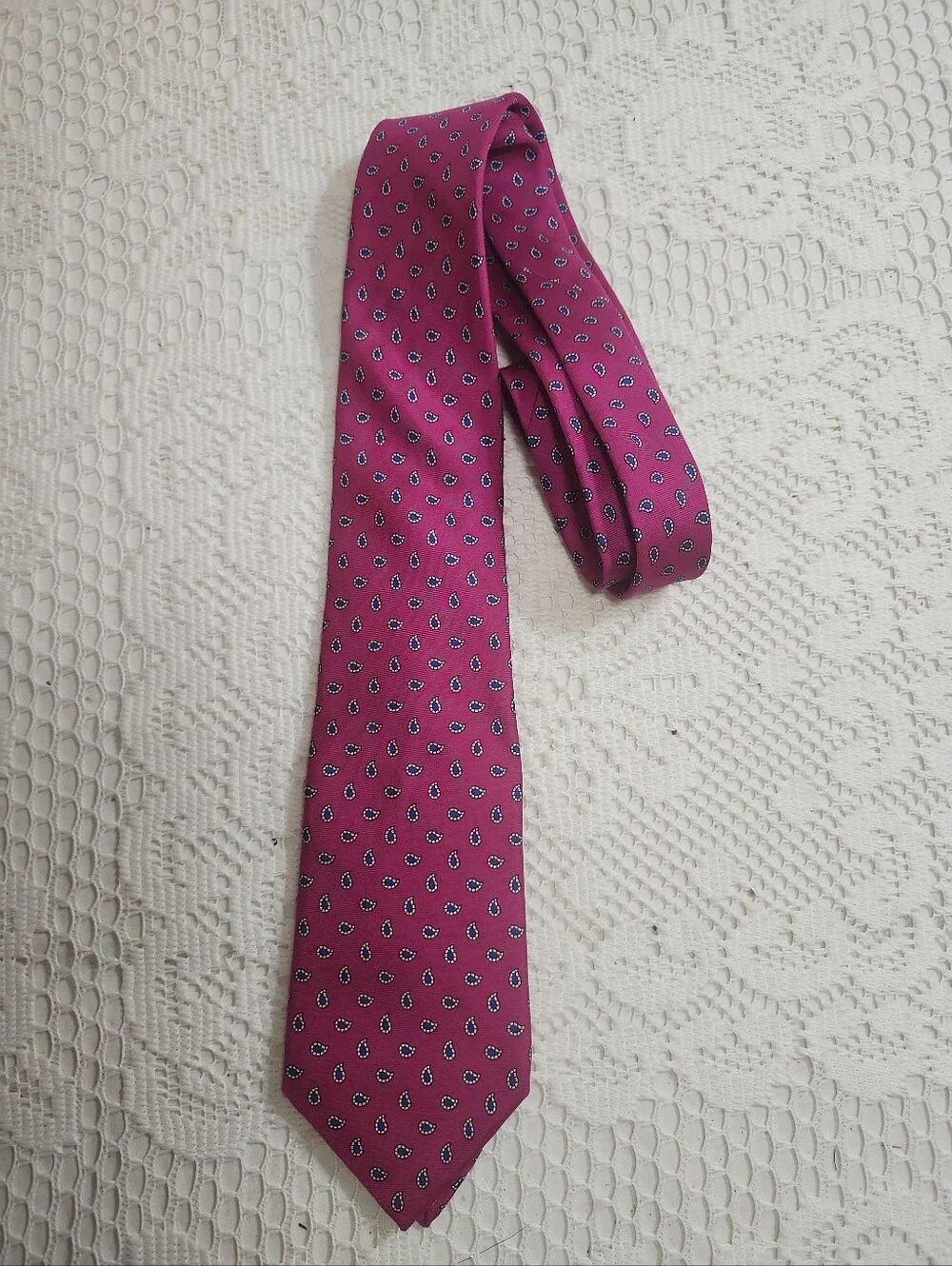 Vintage Chap Ralph Lauren Silk Fuschia Pink Paisley Tie  3.25W X 56”